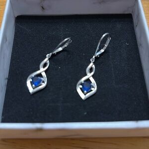 Sterling silver blue heart dangle earring